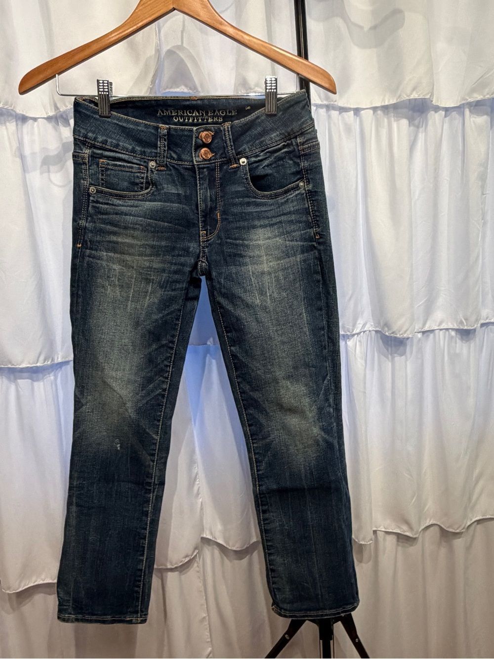 American Eagle Outfitters Women’s Dark Blue Cropped Slim Straight Jeans Size 0 - Picture 2 of 8